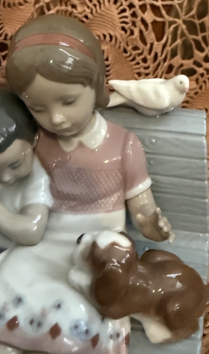 Lladro 6446 Surrounded by Love Repaired! No Box !Great Gift L@@K
