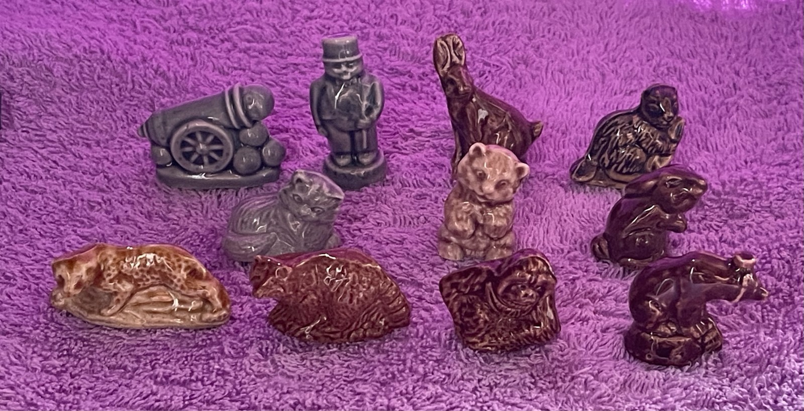 Wade Whimsies ~ Vintage Mixed Lot ~ 11 Pieces ~ Cat, Raccoon, Orangutan, Beaver.