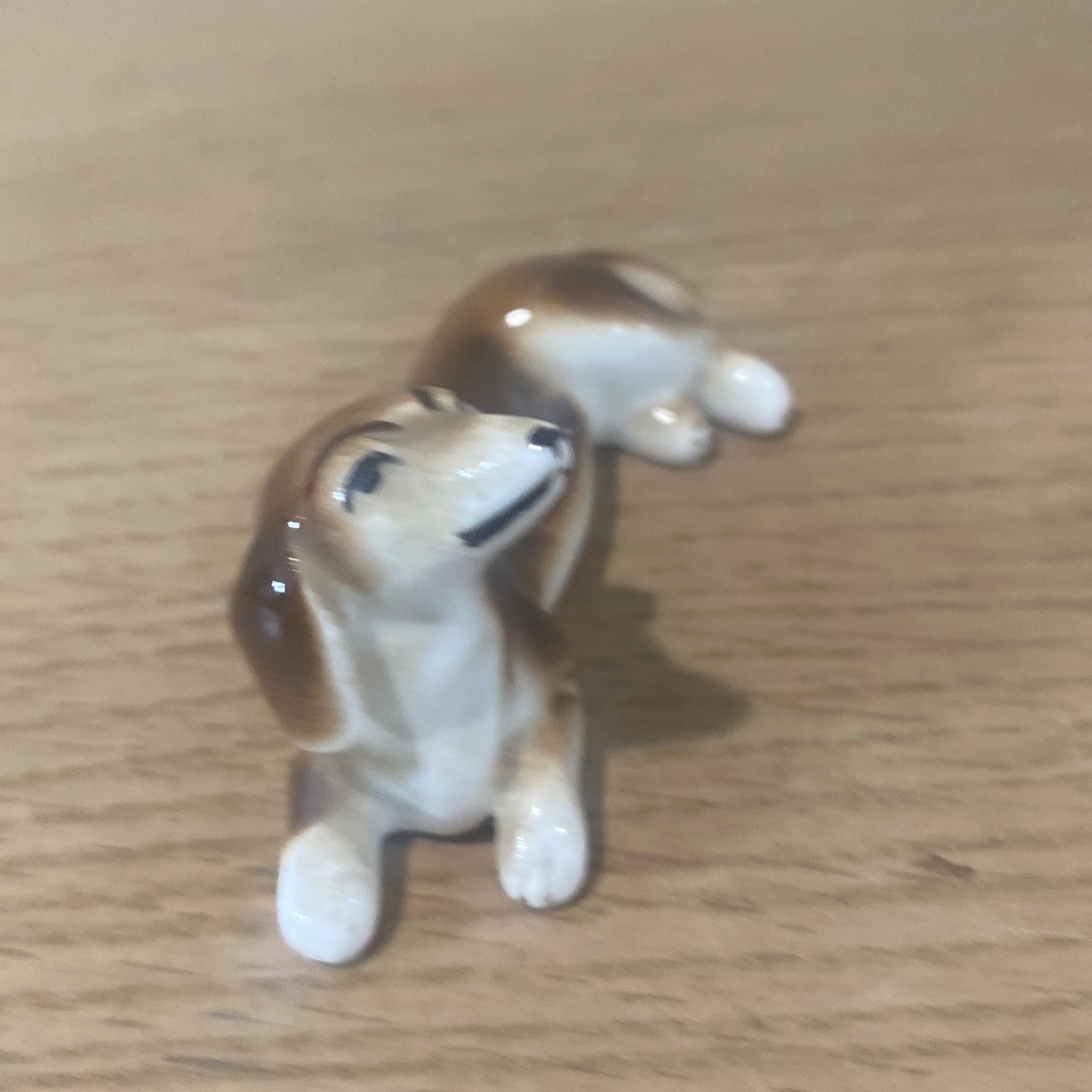 Minature Bone China Dachshund With 5 Puppies Unbranded Figurine 1.25” Tall
