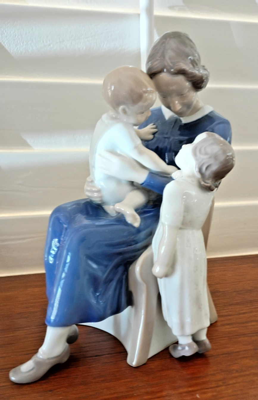 Bing & Grondahl Mother And Child Trio Figurine 2262 Royal Copenhagen B&G