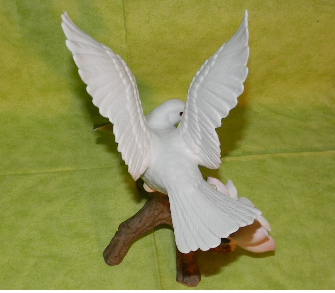 HOMCO 1999 Classic Porcelain Magnolia Delight Doves Bird Figurine