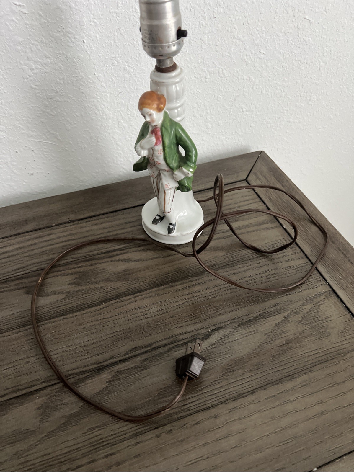 Vintage Hand Painted Japan Figural Porcelain Lamp Gentleman Leviton Socket 10”