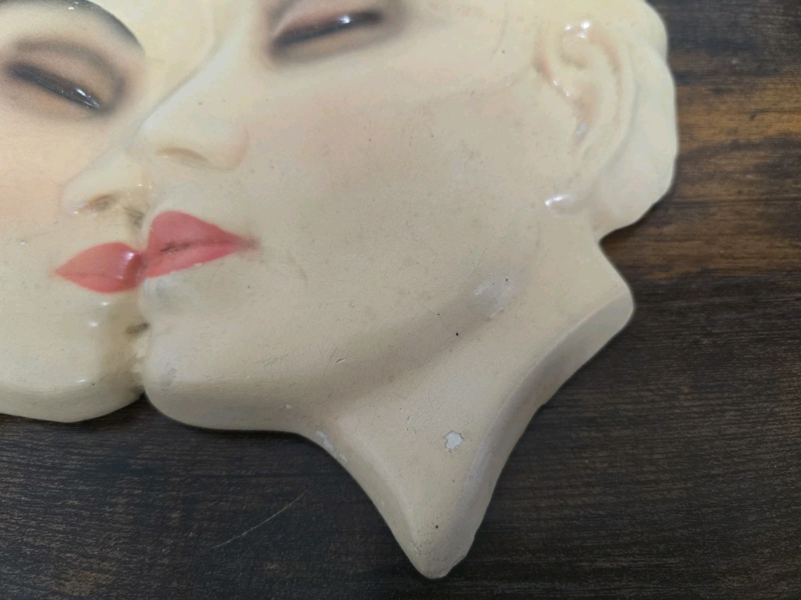 Vintage Chalk ware Couple Faces Kissing Art Deco