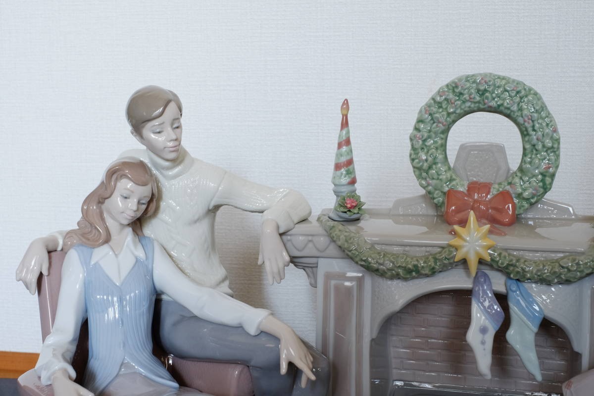 Lladro Family Christmas Large Figurine Limited To 750 w/Box