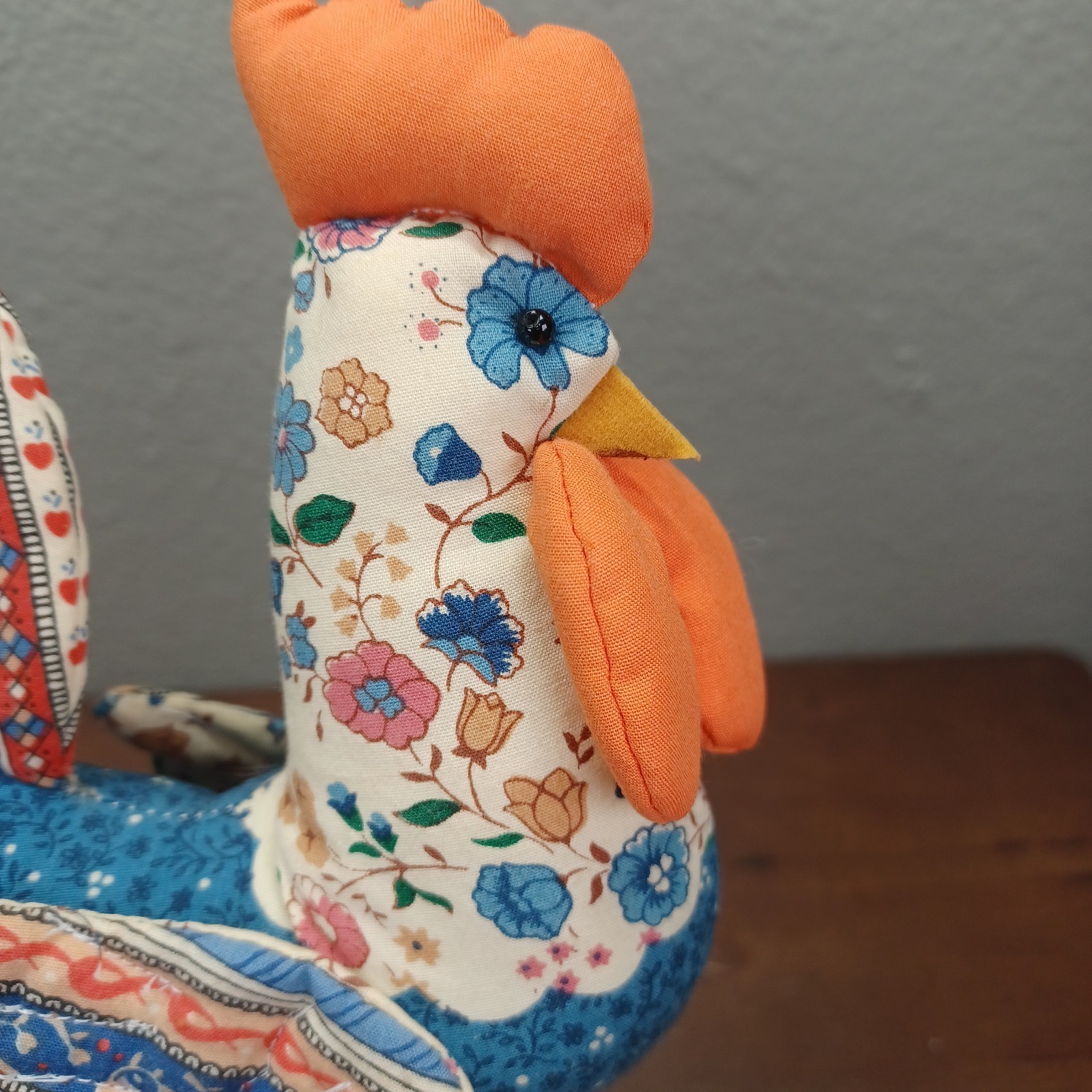 Avon Patchwork Pals Pomander Rooster & Hen on Wood Stand Farmhouse Decor 1980s
