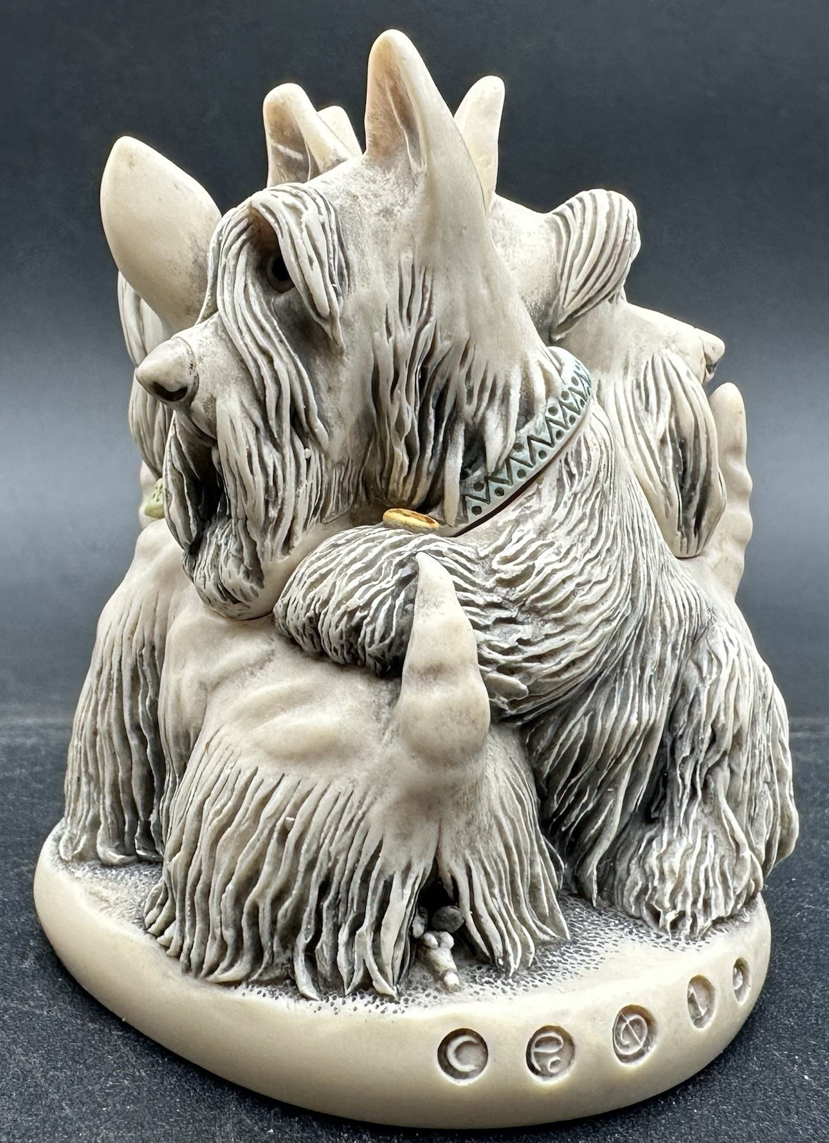 Harmony Kingdom Scotland Yard Dogs Scottish Terriers Figurine Trinket Box TJHO6