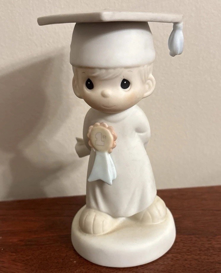 Precious Moments Graduation boy 1986 GOD BLESS YOU Graduate 106194 First Vtg