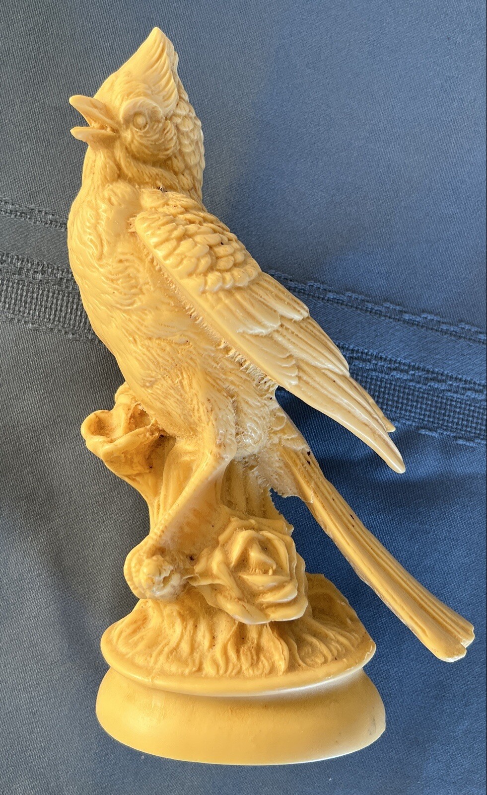 Vintage antique Heavy Bird Cardinal sculpture figurine resin ? Detailed Beige
