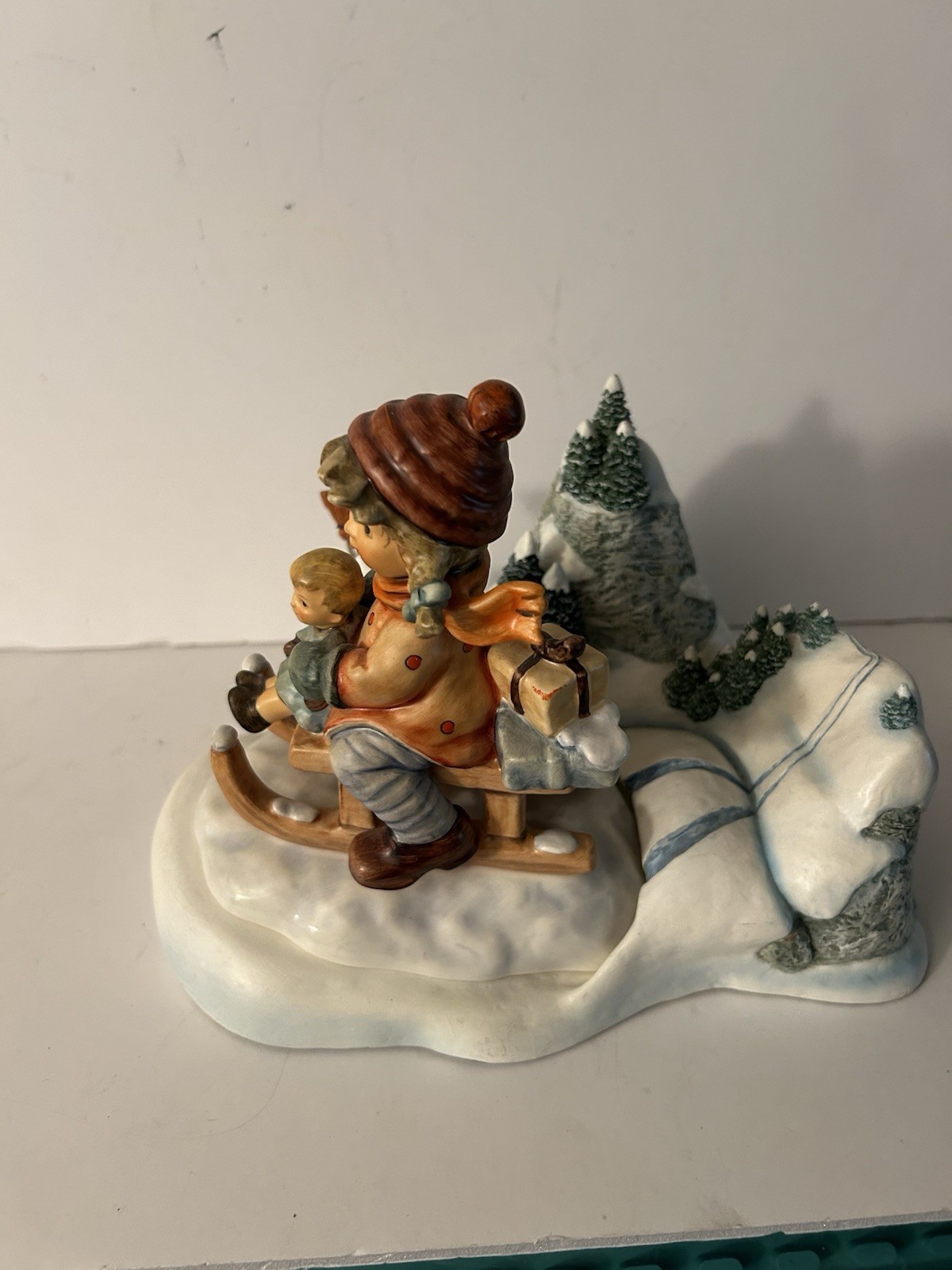 HUM 2014/1-Mark 923D Christmas Delivery-Winter Wonderland Hummelscape