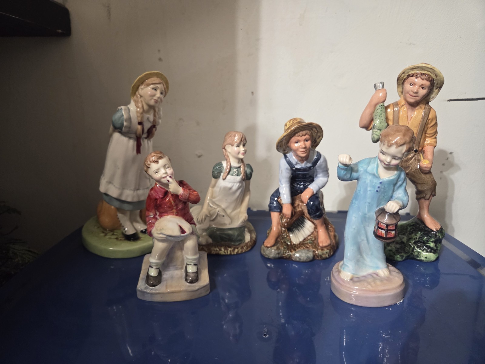 Royal Doulton-small Figurines