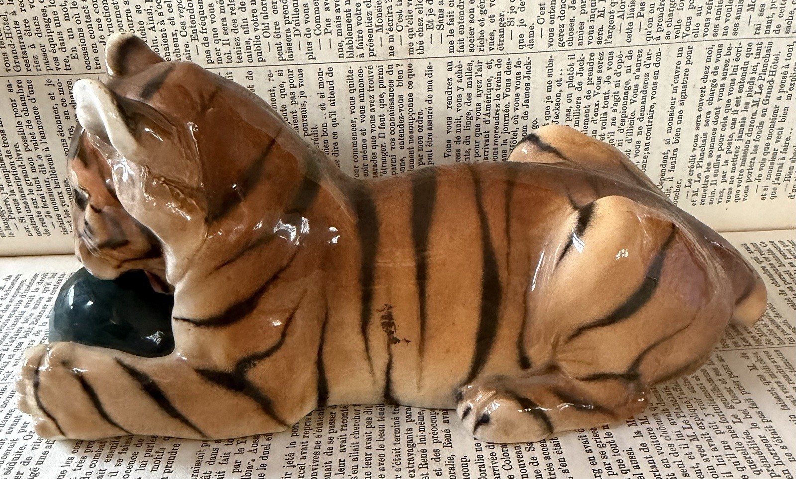 Vintage WIEN KERAMOS Porcelain Tiger With Ball Statue Vienna Austria