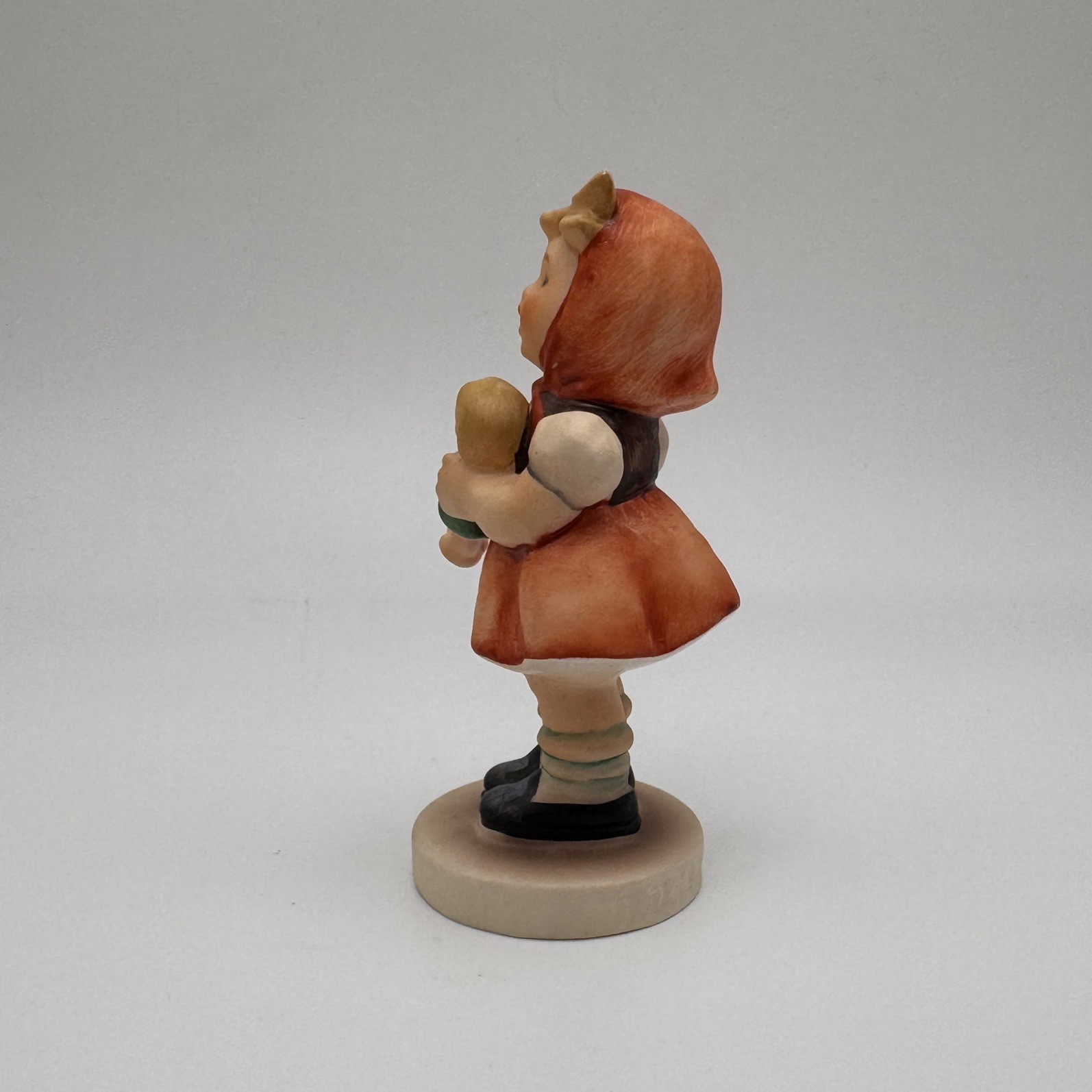 Hummel Goebel Figurine 239/B ‘Girl with Doll’ Collectible TMK6 3.5 Inches Tall