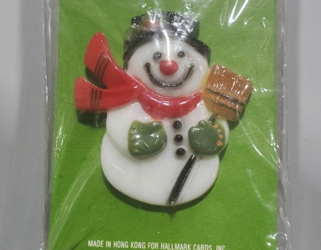 Hallmark RARE 1970’s Lapel Pin Mint Original Packaging~Snowman W Broom