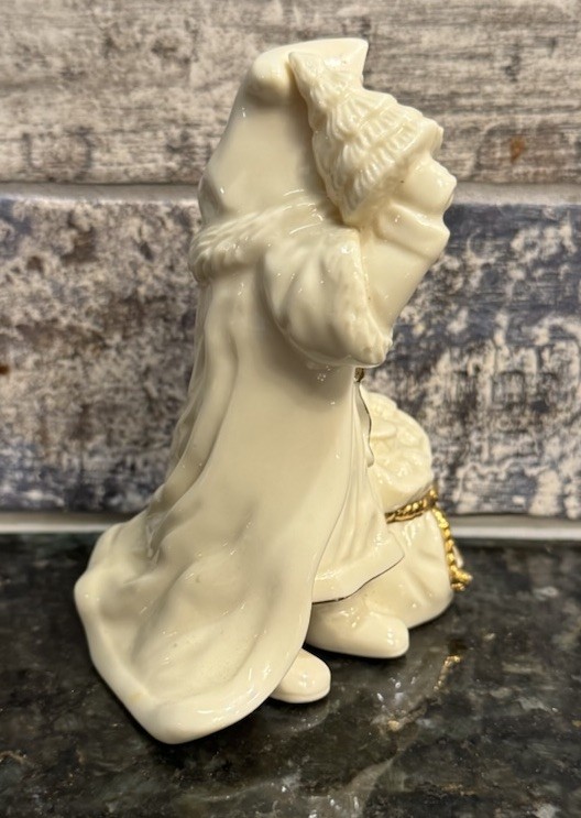 Lenox Classic Kris Kringle Santa Claus Porcelain Figurine White Gold Trim 4.5″