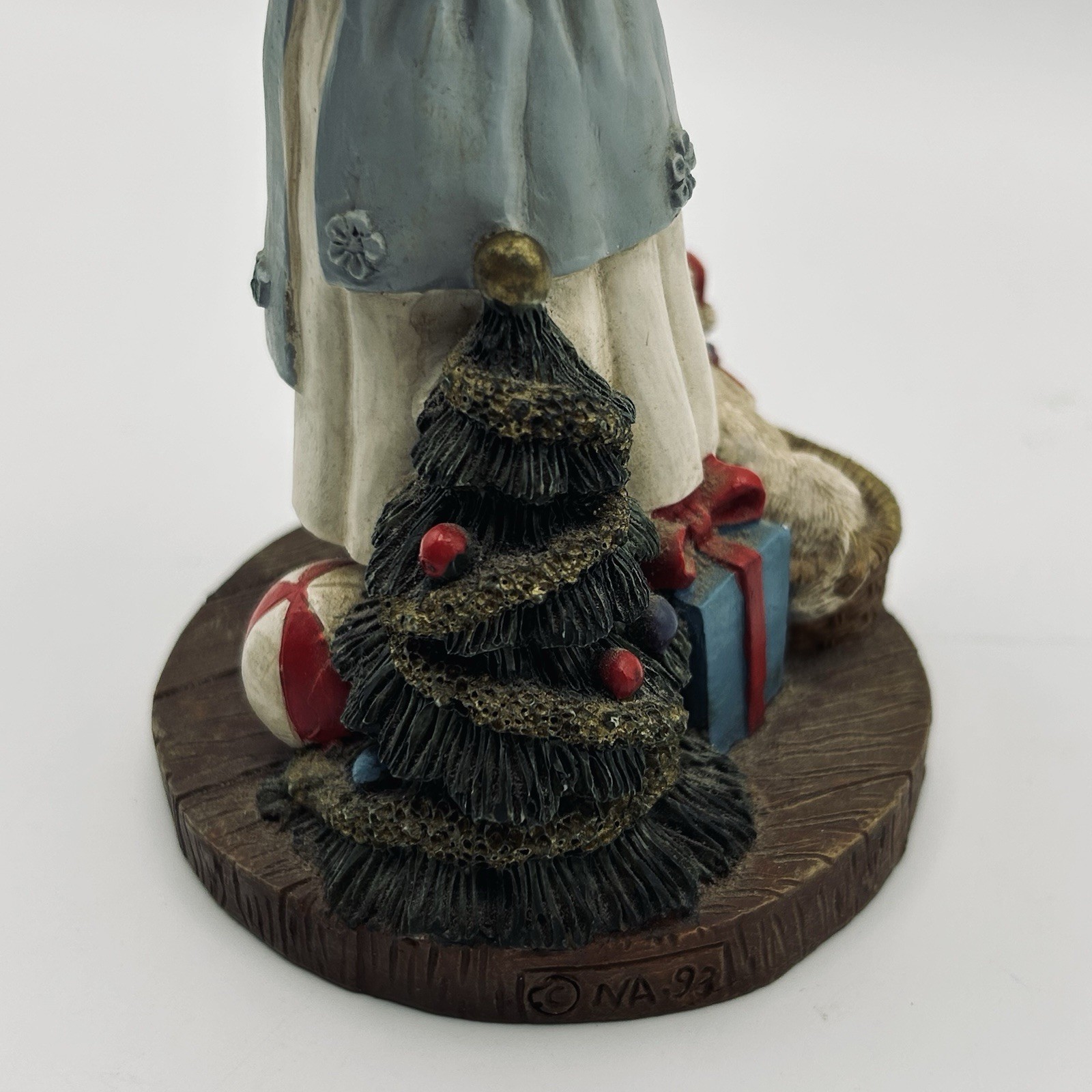 Vtg 1993 Nurse Figurine Stone Resin 6in Puppy Christmas Tree Signed NA Americana