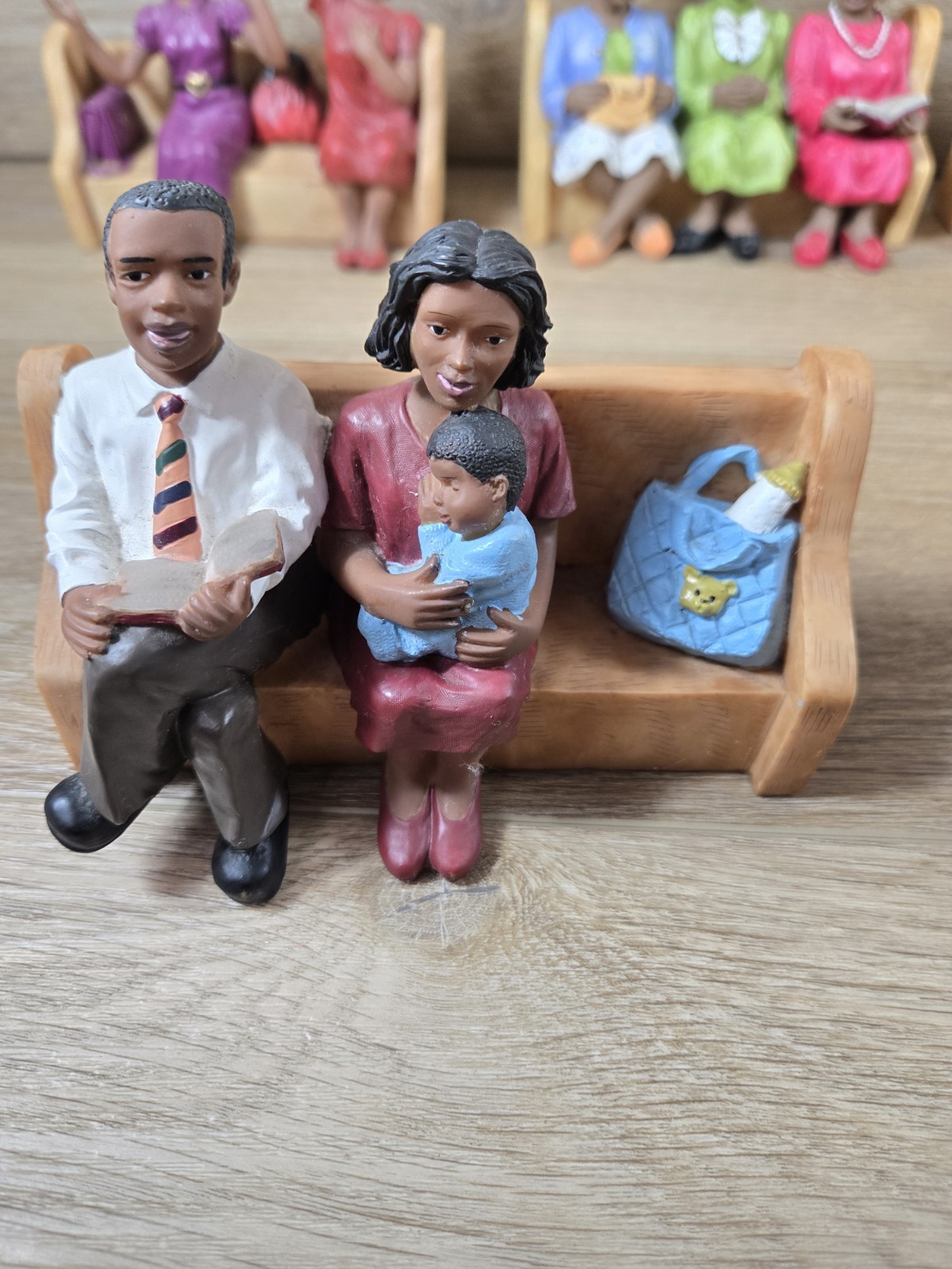 U.T.I Figurine African American Church Pew Lot Of 7 Figures. Family,Men, Ladies