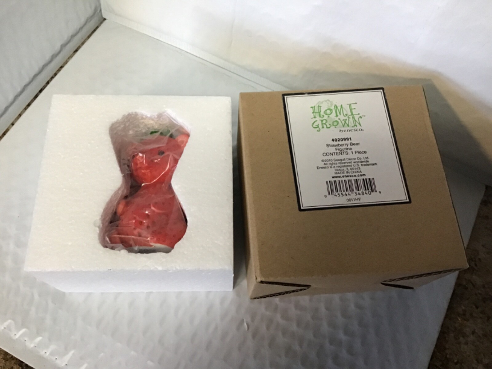 Enesco Home Grown Strawberry Bear Figurine 2010 Retired NIB # 4020991 “RARE”