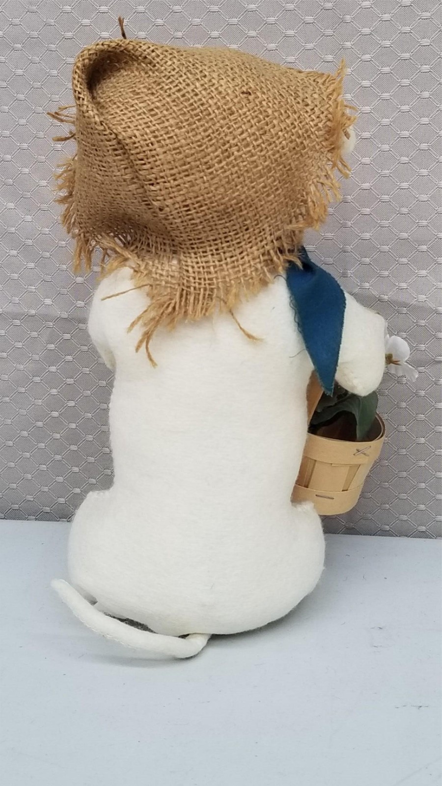 1989 Annalee 10″ Easter Country Pig Boy With Hat & Basket Shelf L4