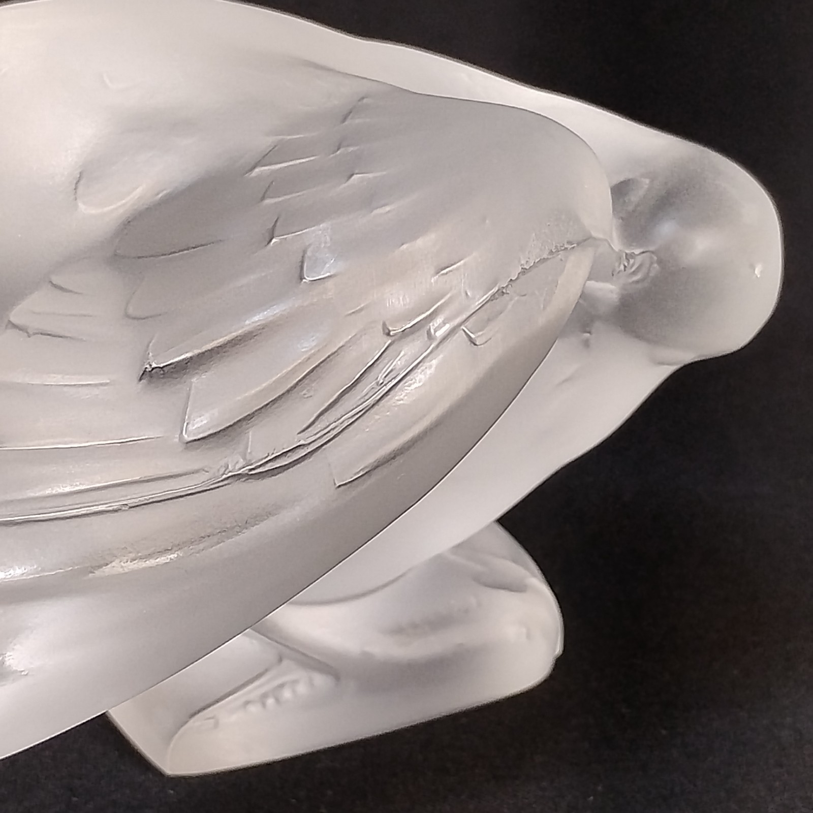Cristal Lalique France Frosted Crystal Sparrow Bird Figurine