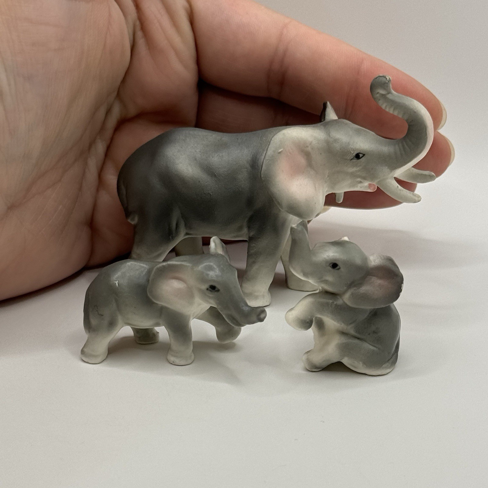 Vintage MCM Elephant Family Ceramic Figurine Animal Trinkets Set ***