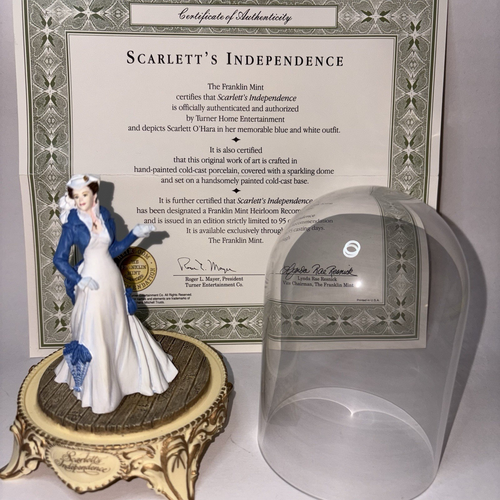 Franklin Mint Gone w/The Wind Scarlett O’Hara Glass Dome Figurine Blue White