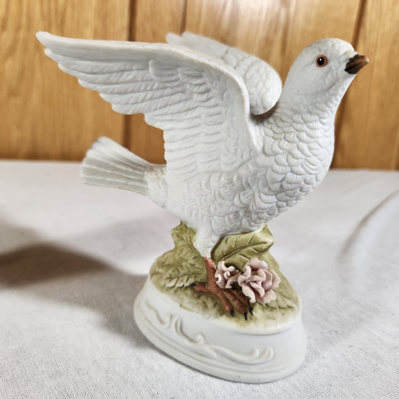 Vintage Napcoware 9479 Peace Doves Pair Of Figurines Birds