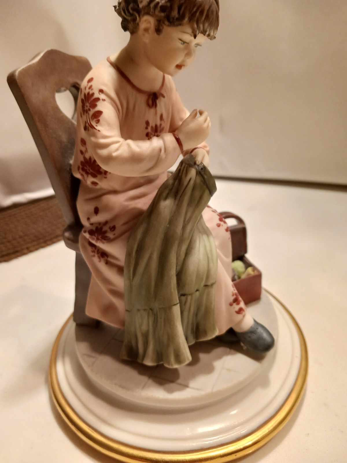 Capodimonte Sandro Maggioni Girl Sewing *RARE*