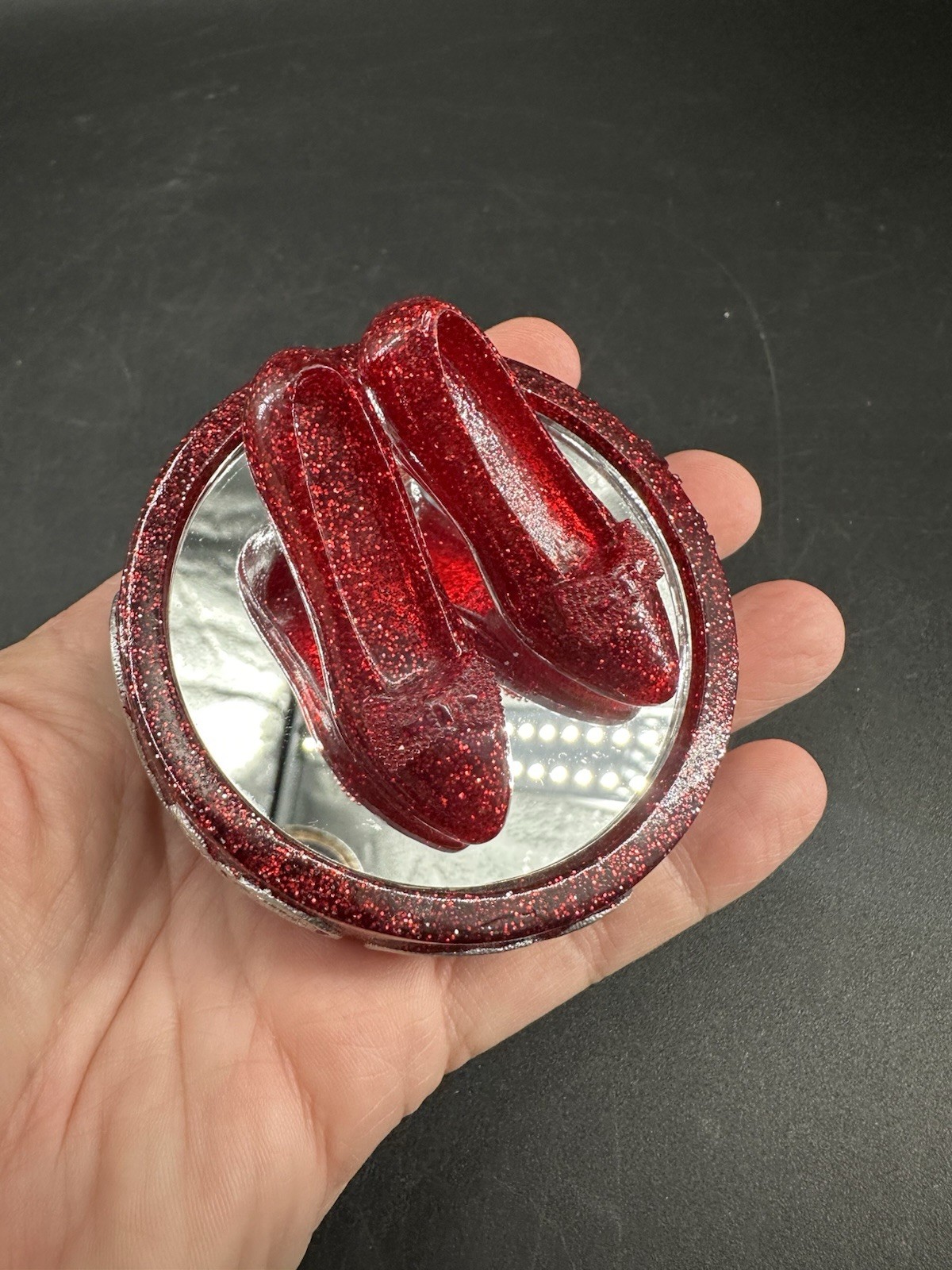 Wizard Of Oz Dorothy Ruby Red Slipper Figurine Collectible Movie Memrobillia
