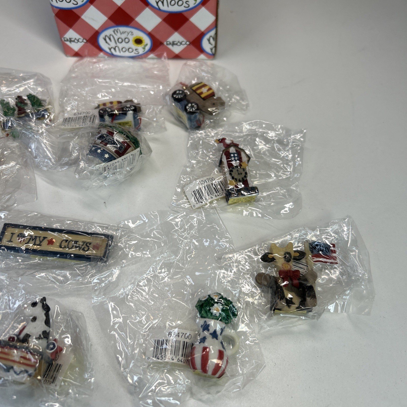Mary’s Moo Moos Ameri-Cow 12pc Mini Figurines Accessory Pack 634700 Patriotic
