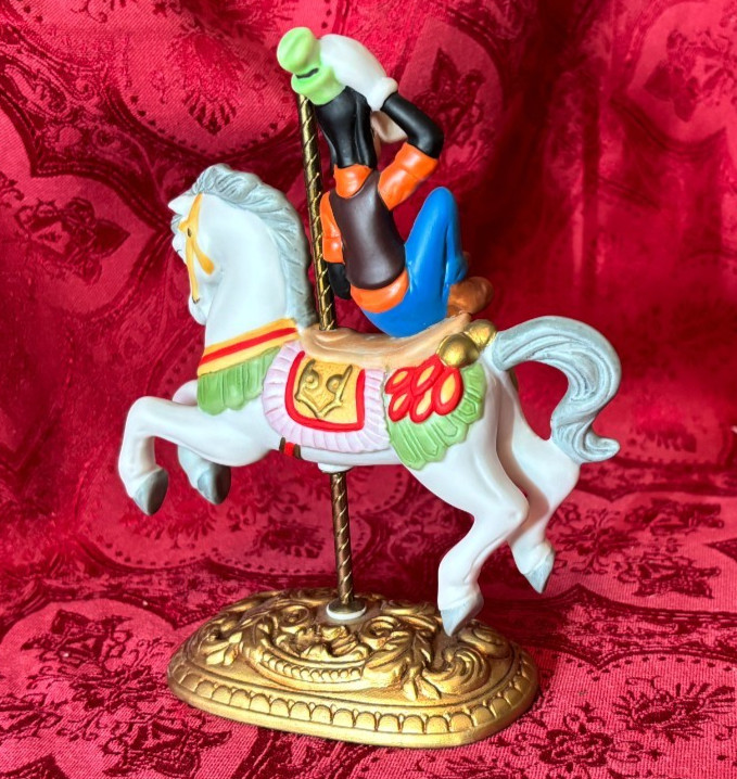 VINTAGE NEW ENGLAND COLLECTOR’S SOCIETY DISNEY CHARACTER CAROUSEL “GOOFY”-NO BOX