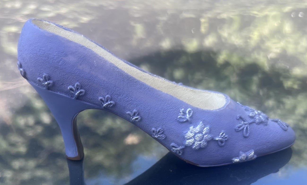 1999 Kingsbridge My Treasure Victorian High Heel Resin Shoe Miniature Decoration