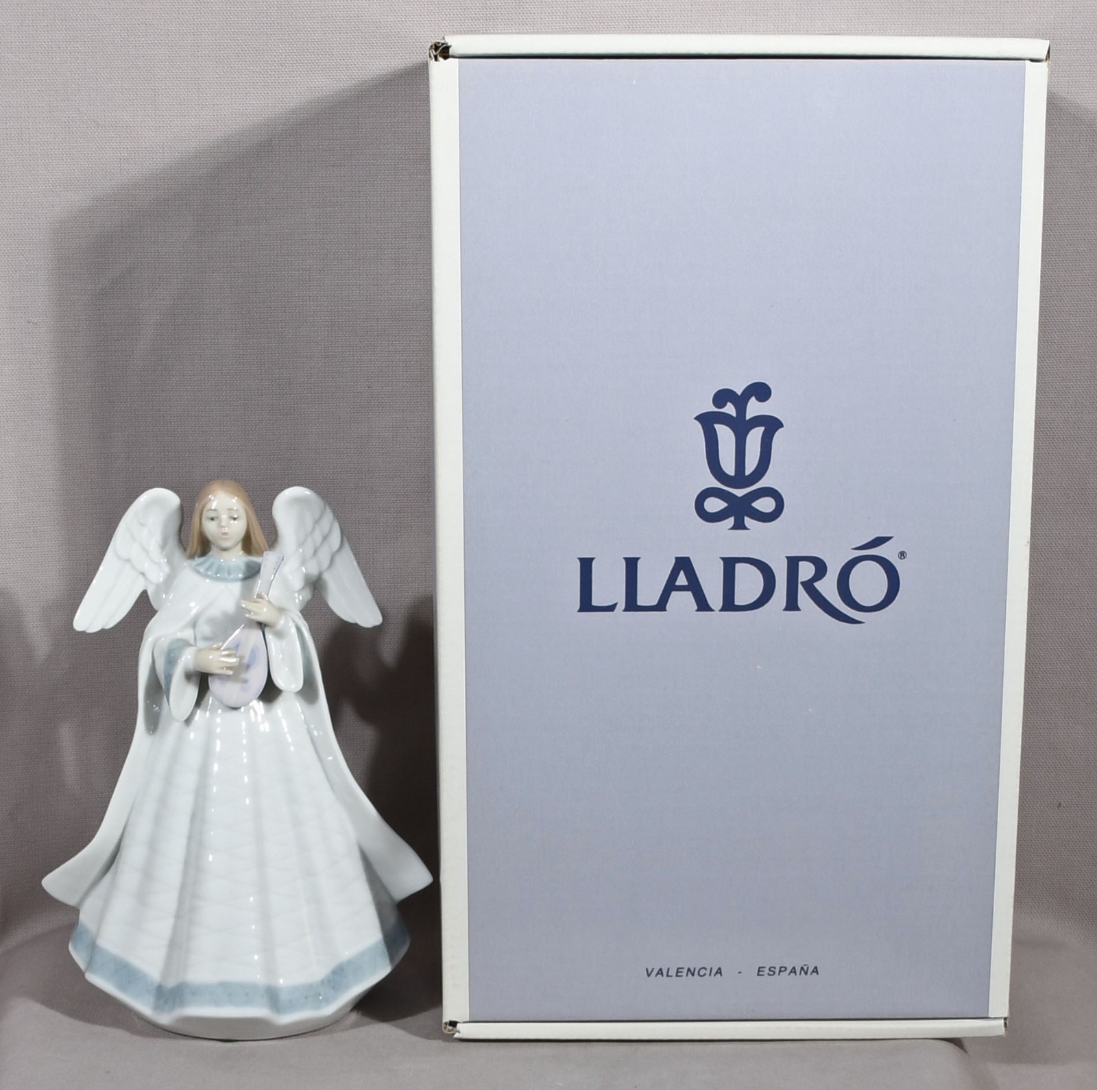 Lladro #5963 Angelic Melody Angel Tree Topper 7 1/4″ Tall With Original Box