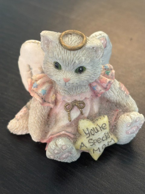 Lot of 5 Enesco Figurines – Bears & 1 Hillman Kitten