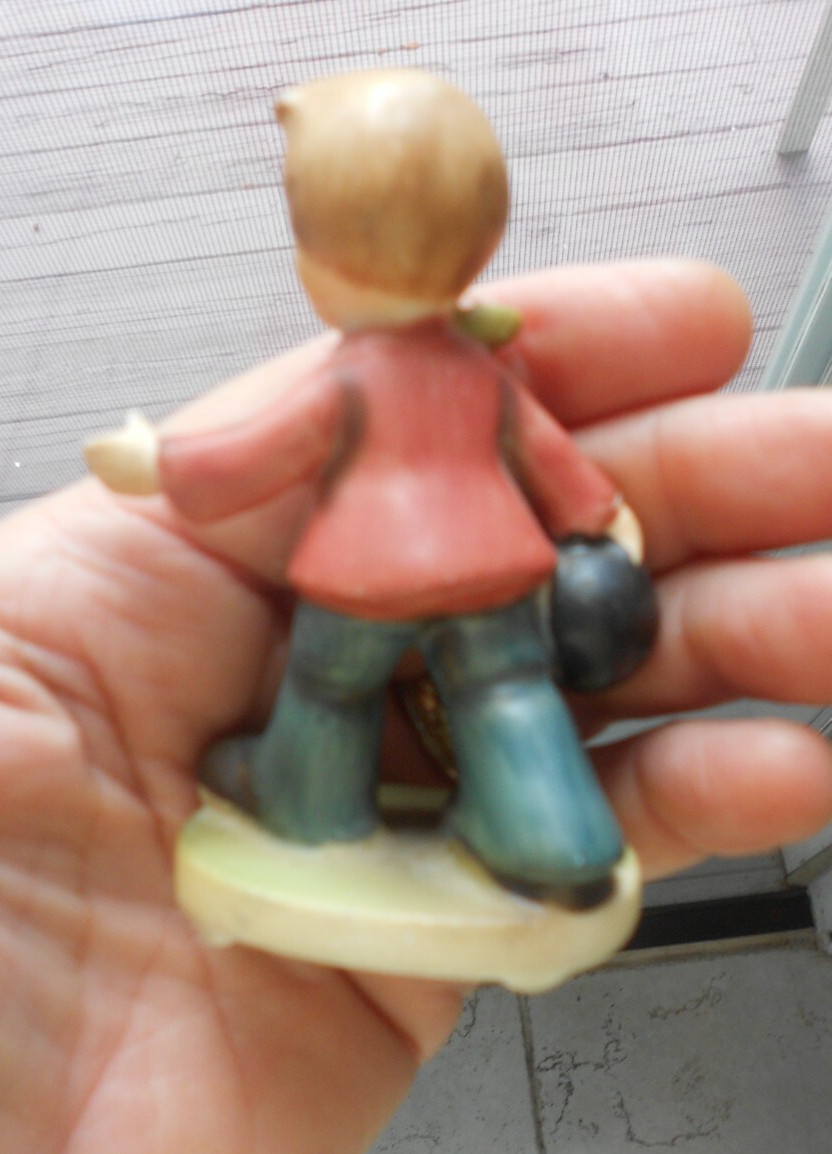 VINTAGE NAPCOWARE BOY WITH BOWLING BALL FIGURINE C7365 VG+ 3 1/2″ TALL