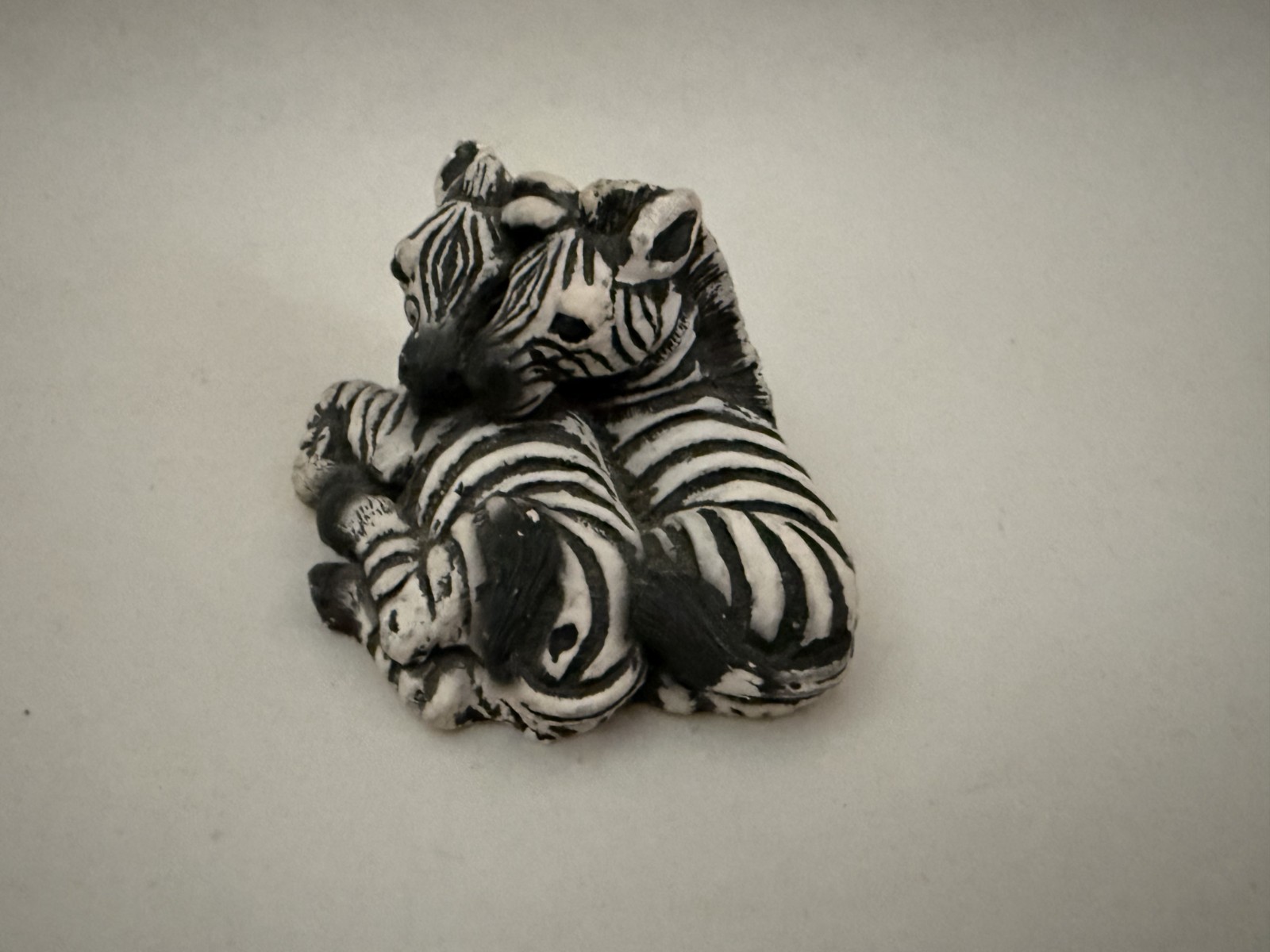 Vintage Stone Critter Littles ZEBRA COUPLE Figurine Display 2.5″ – Made in USA