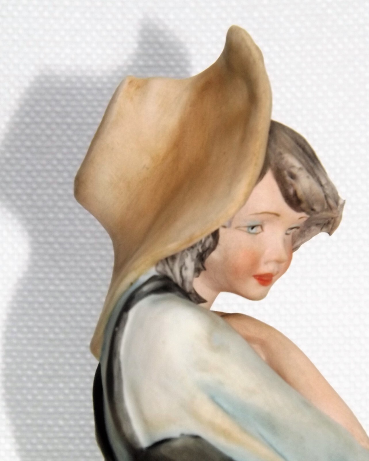 Ethan Allen Capodimonte Signed Nico Venzo Italy Bisque Figurine Lady