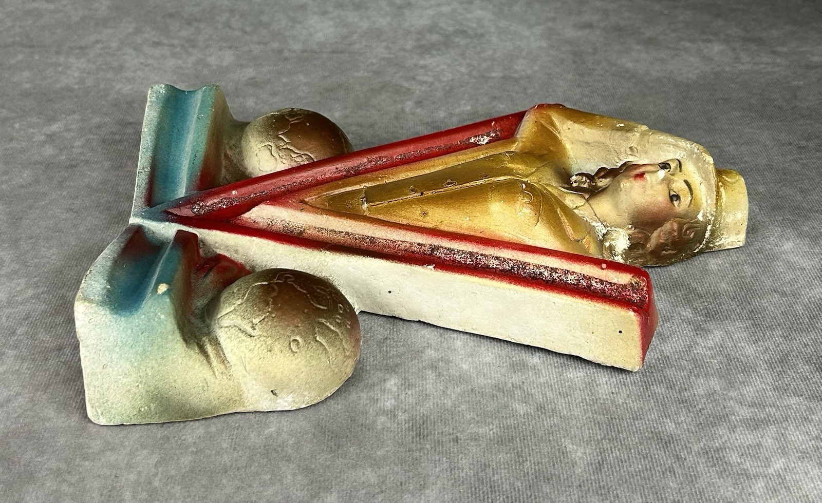 RARE Vintage 1940s Chalkware Carnival Prize Statue V For Victory Home Front WAC