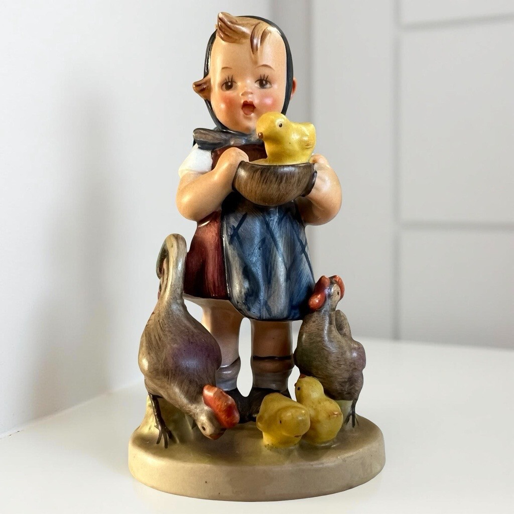 Goebel Hummel Figurine # 199 /0″ Feeding Time ” TMK 2 (1950-1959) 4.75″ Tall