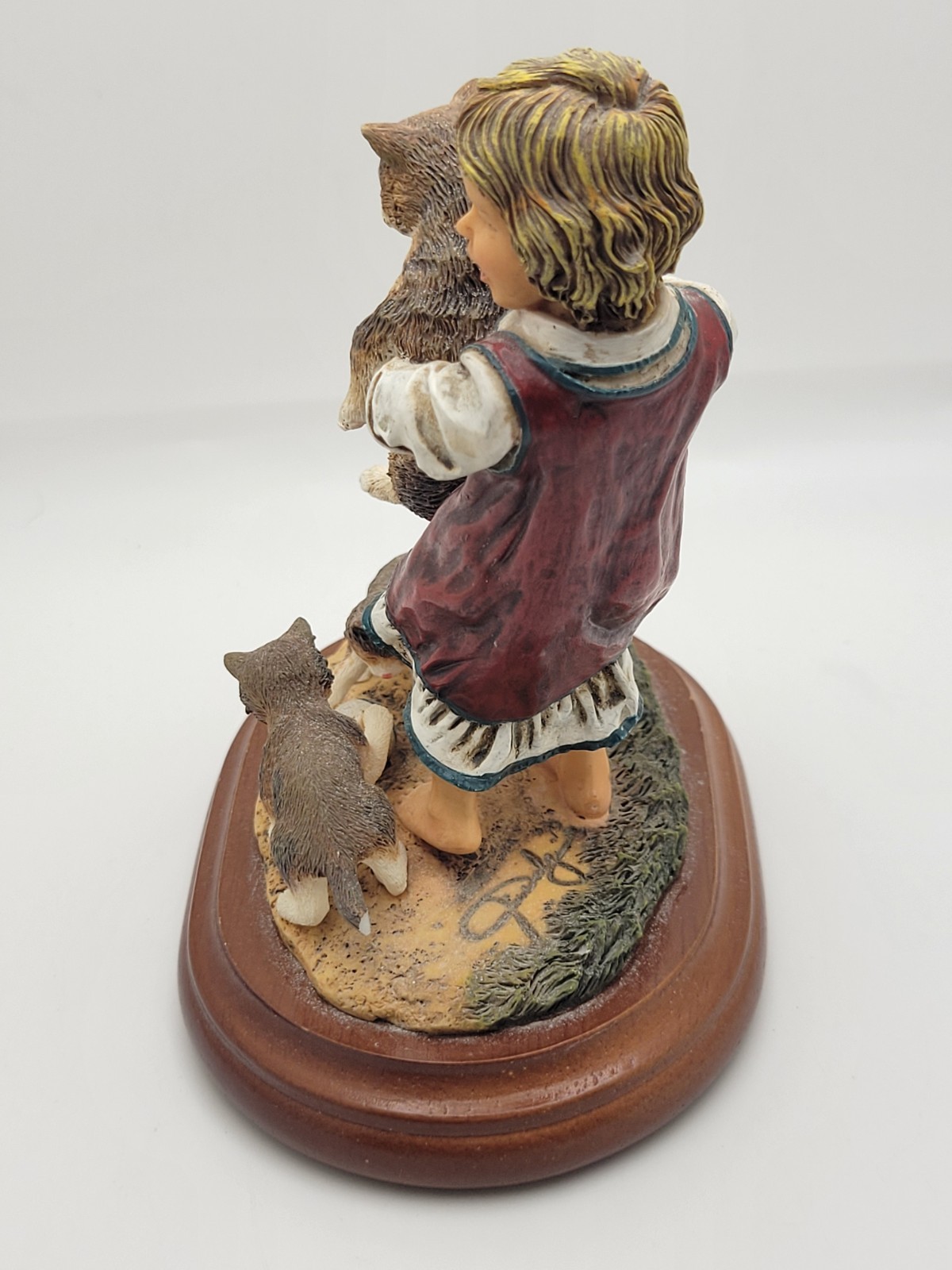 Timeless Treasure Childhood Friends Vanmark Girl with Kittens Figurine 1998