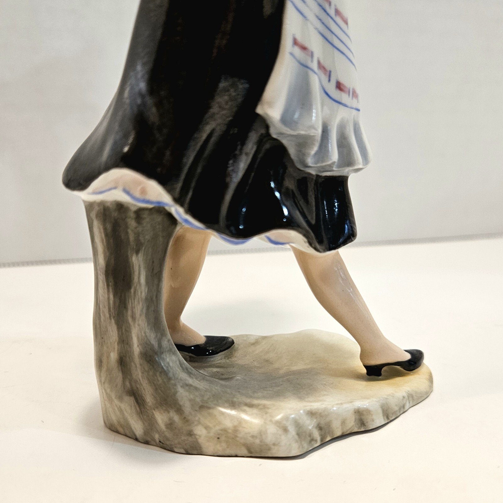 Vista Alegre Porcelain Figurine Douro Litoral Lady Basket Holding Fish Portugal