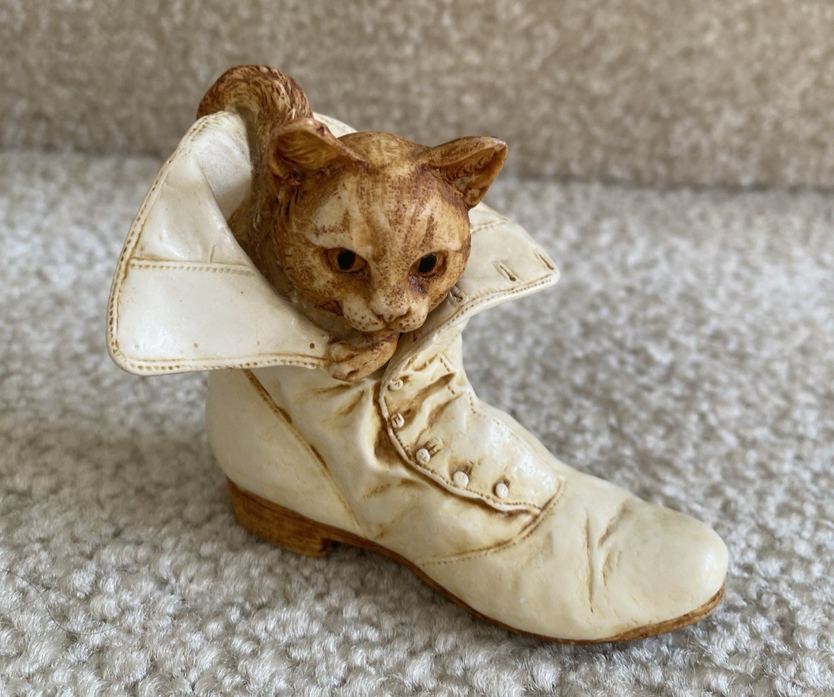 Harmony Kingdom Purrfect Fit Cat in Shoe/Boot Figurine Trinket Box FREE SHIP