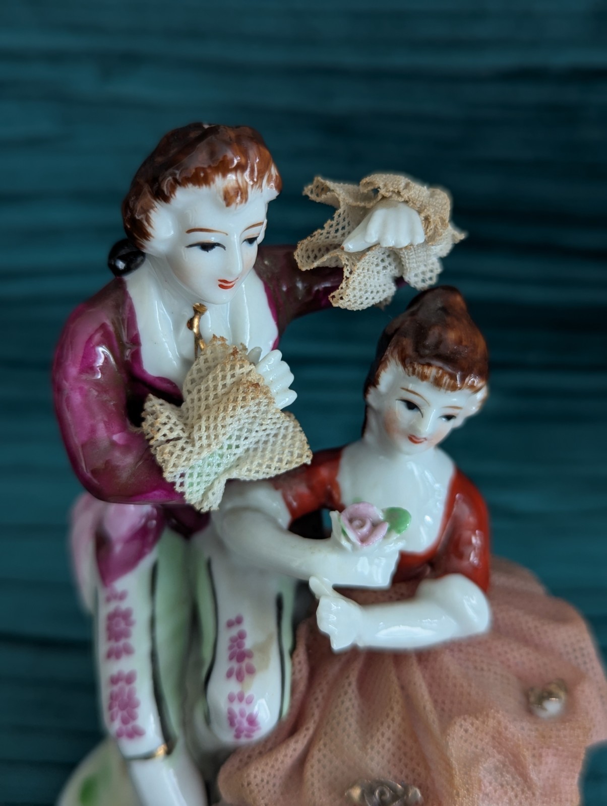 mid‑20th‑century European lace‑porcelain reproduction, Dresden/Capodimonte Style