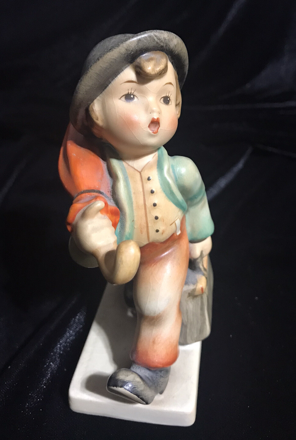 Hummel Merry Wanderer 4.75” Tall