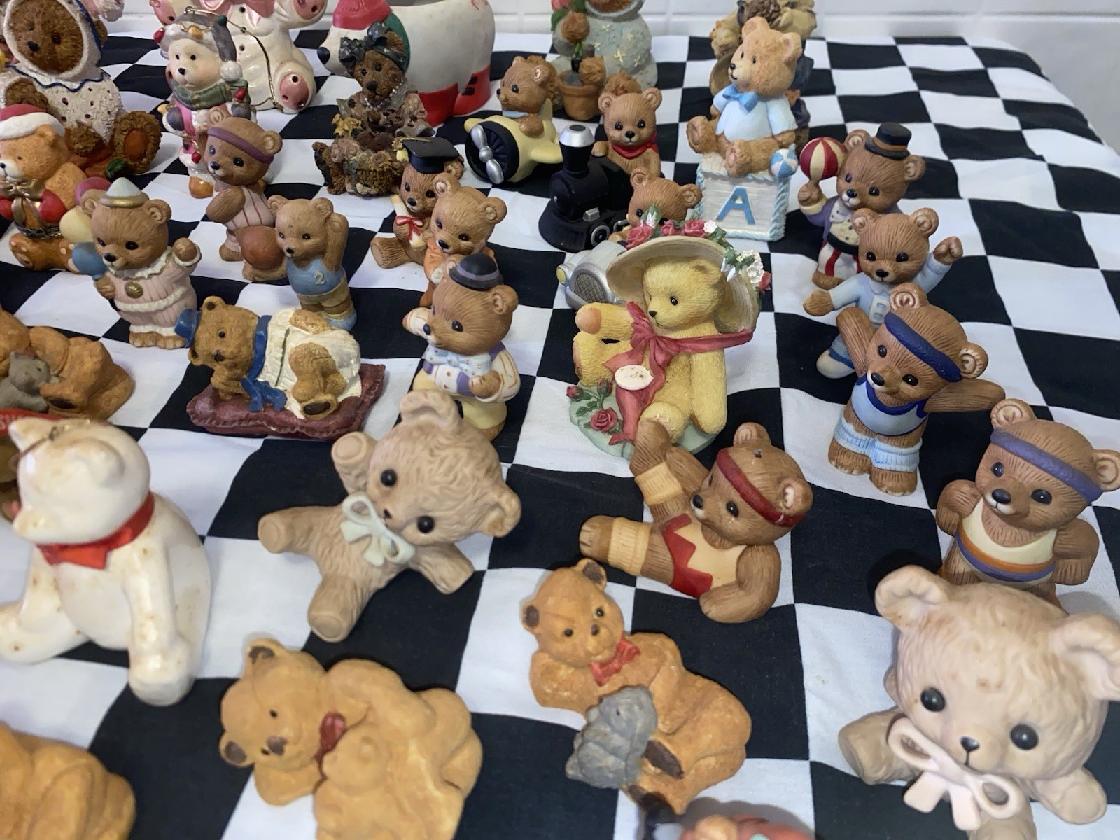 HUGE LOT (96) COLLECTIBLE BEARS ~Cota Girl (Japan)*Homco*Russ*JMC*FLIP*ANN*BOYDS