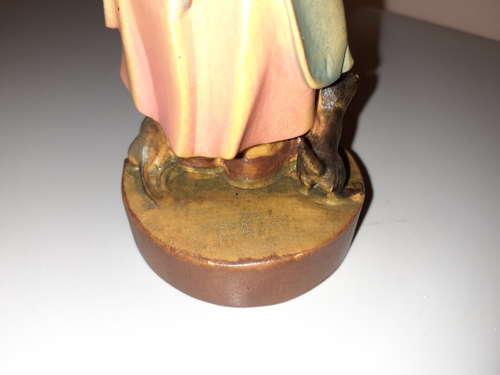 RARE Anri Vintage Light Wood Girl Holding Flowers with Cat & Mouse 5.7″ tall