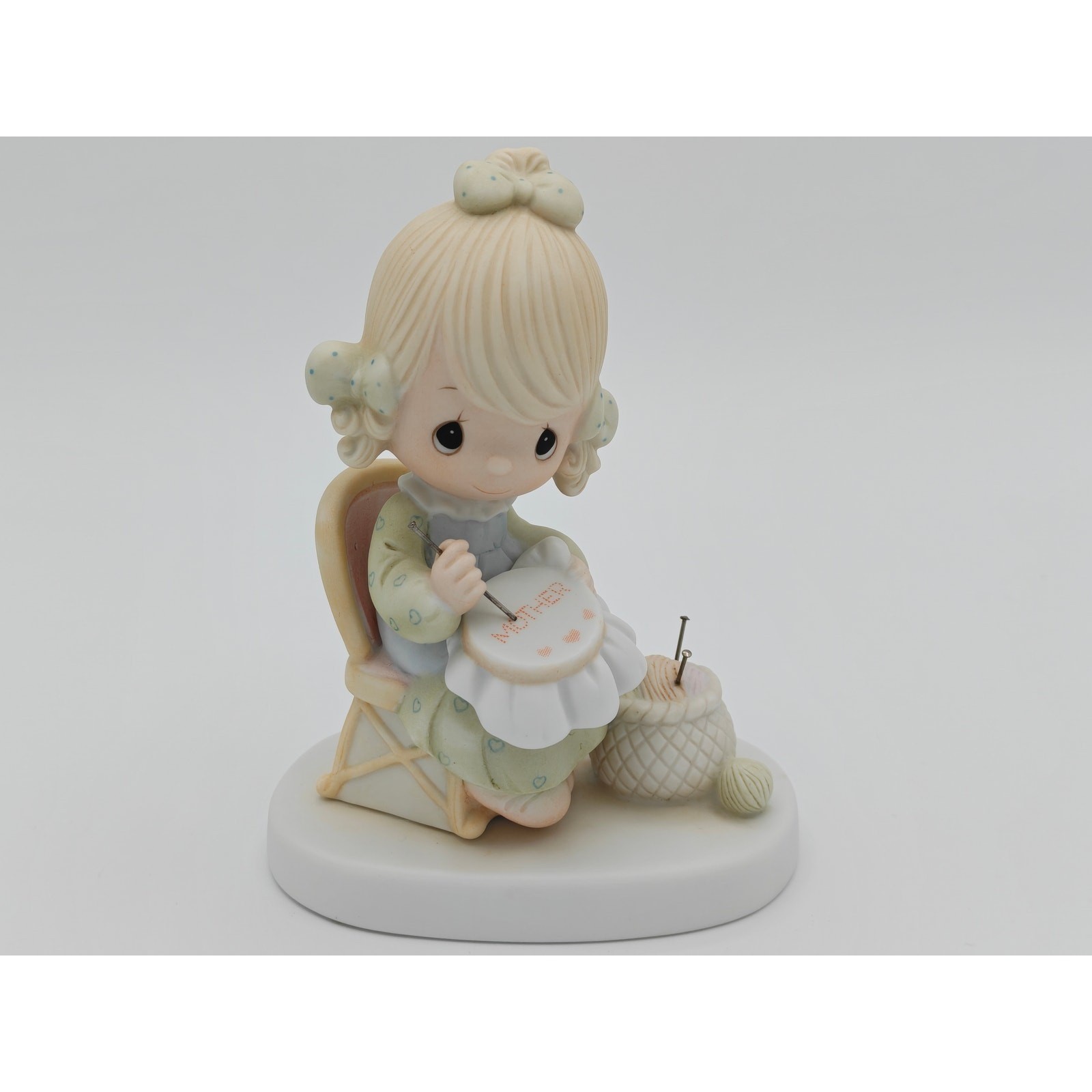 Precious Moments Mother Sew Dear Figurine E-3106 1979 Jonathan & David Enesco