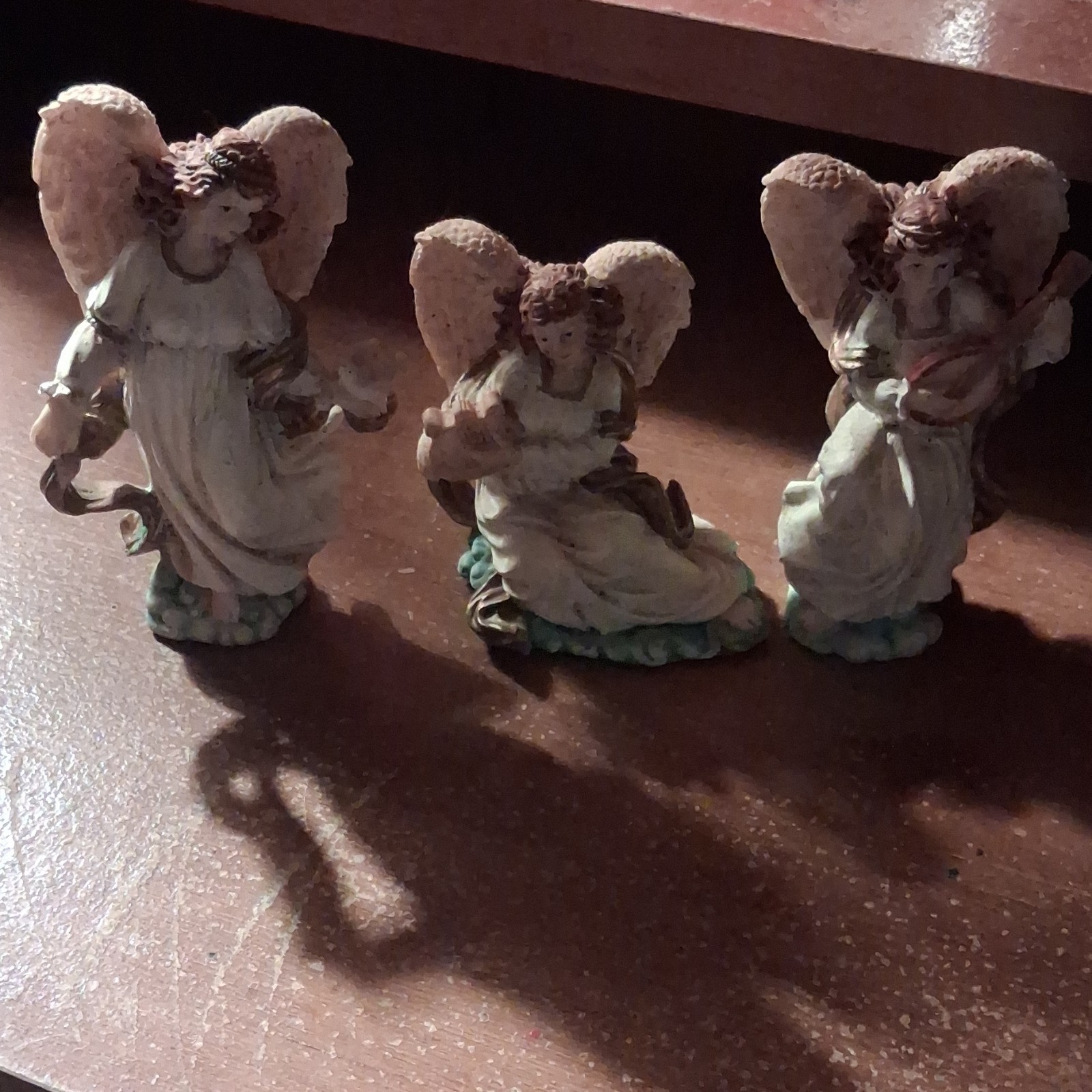 Vintage Christmas Choir Angels Ceramic Figurines Set of 3 White Gold, 6.5 Inch