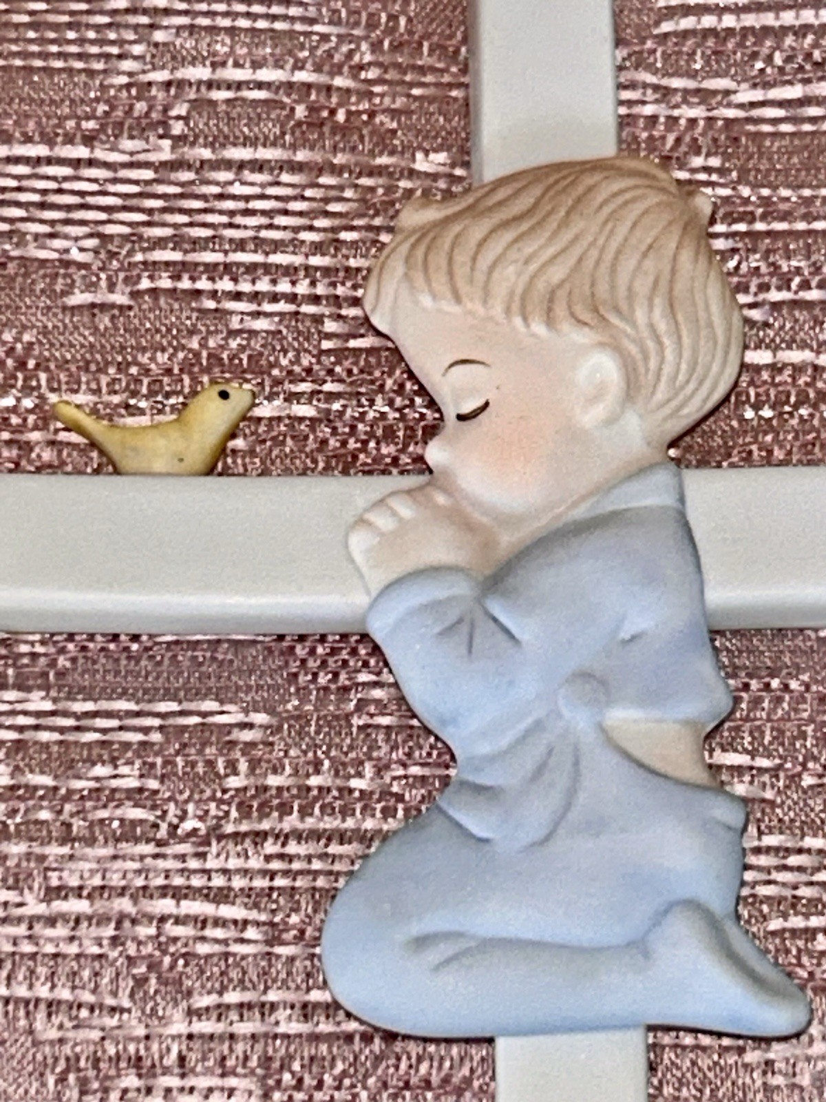 Lefton Boy Facing Left Kneeling Praying W Cross Yellow Bird #05071 VTG 1985 NIB