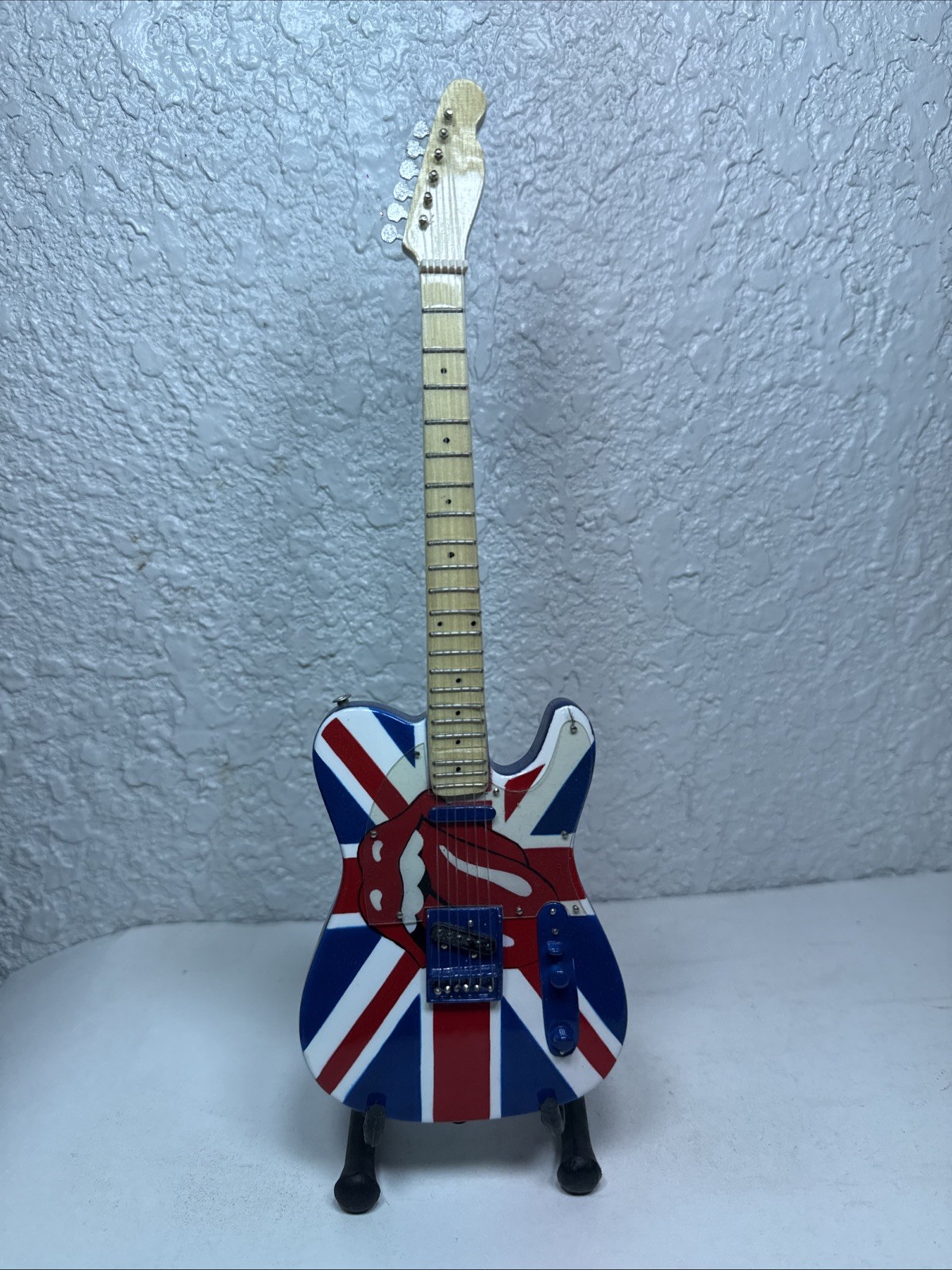 Miniature Guitar Roling Stones Keith Richards Union Jack Guitar Replica USED