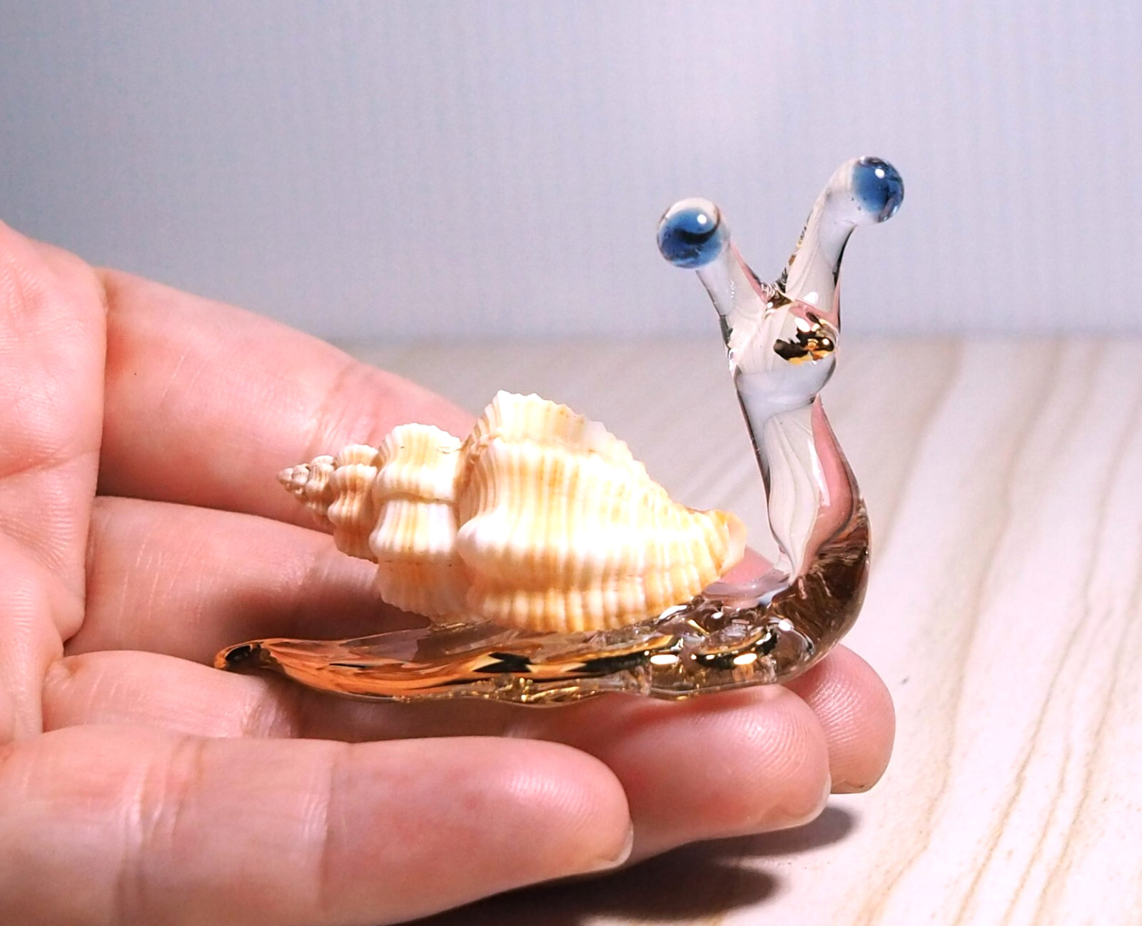 Snail figurine Seashell handmade blown glass art 2.25in Decor Gift – Cute